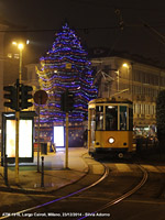 Luci di festa - Albero di Natale e tram