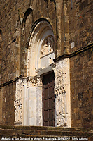 Abbazia di San Giovanni in Venere - Il portale