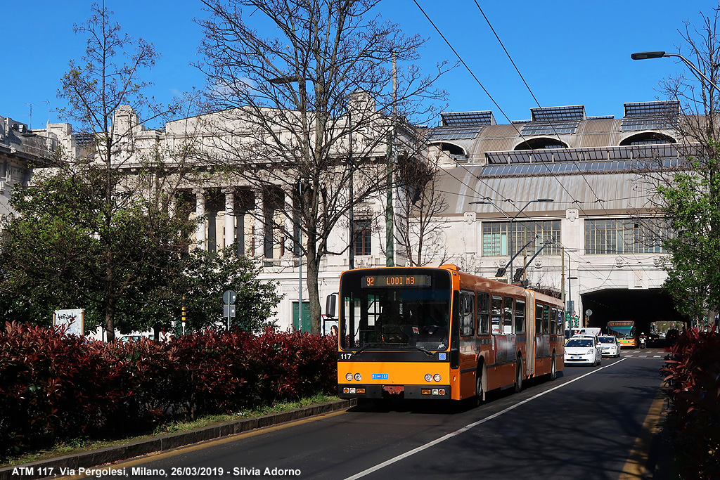 Tram, filobus e architettura - Stazione Centrale