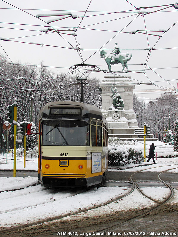 Bianco e giallo - Largo Cairoli