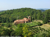 Abbazia di Vezzolano - Circondata dal verde