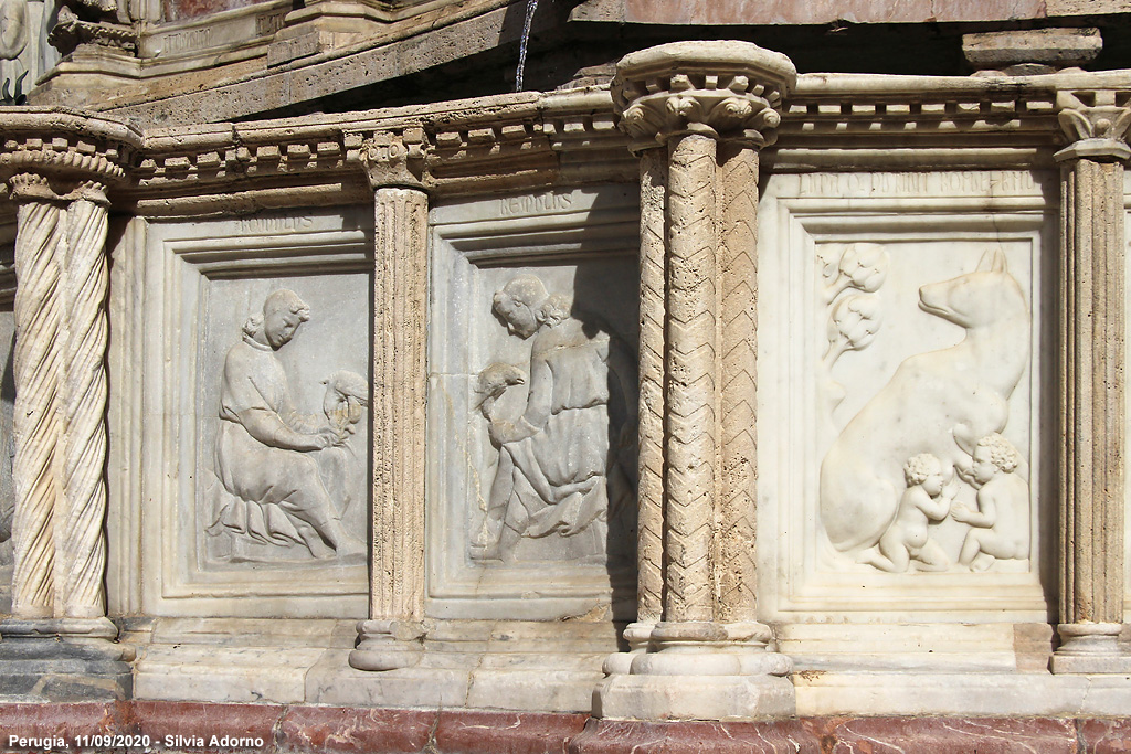 Passeggiata nella storia - Fontana Maggiore