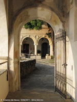 Santa Caterina del Sasso - Il porticato