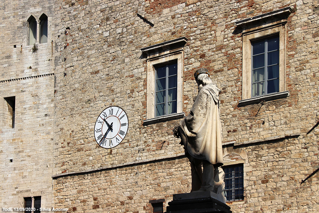 Di pietra e di luce - Garibaldi e orologio