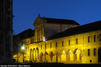 Portici e mattoni - Palazzo Dugentesco