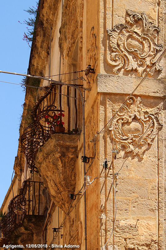 Pietre consumate dal tempo - Palazzo barocco