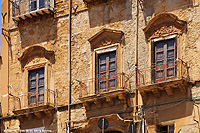 Pietre consumate dal tempo - Finestre