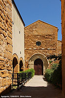 Pietre consumate dal tempo - Basilica di Santa Maria dei Greci