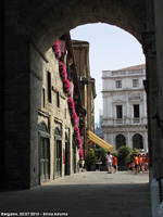 Vita quotidiana - Scorcio di Piazza Vecchia
