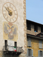 Dettagli - Orologio e stemma