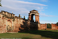 Castello di Chignolo - Fontana e gazebo