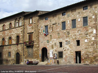 Tranquillita' quotidiana - La piazza