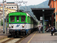 Il treno in citta' - Bimba in stazione