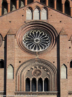 Dettagli di marmo e mattoni - Duomo
