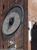 Dettagli di marmo e mattoni - Torrazzo