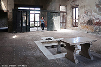 Scorci di vita quotidiana - Casa del tramezzo di legno