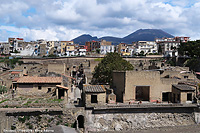 Scorci di vita quotidiana - Vista sugli scavi