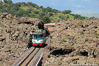 Viaggiando intorno all'Etna - Sciare di lava