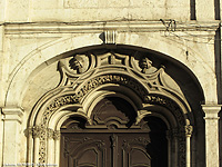 Tra vento, pietra e luce - Portale