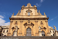 Facciate e scalinate - Duomo di San Pietro