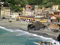 Monterosso - La spiaggia e il paese
