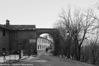 Scorci in bianco e nero - La porta del borgo
