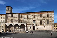 Passeggiata nella storia - Piazza IV novembre