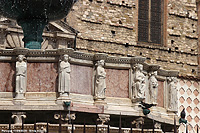 Passeggiata nella storia - Fontana Maggiore