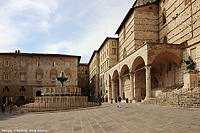 Passeggiata nella storia - Piazza IV novembre