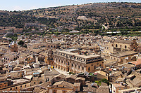 Festosa di tetti ammucchiati - Vista dall'alto