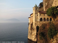 Magie di luce - Monastero di Santa Caterina del Sasso, lago Maggiore