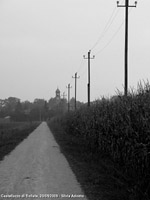 Una stradina - La nebbia