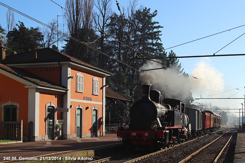 La 240 - Transito in stazione