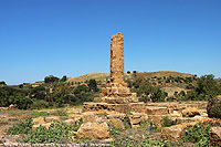 Il giardino di mandorli e ulivi - Tempio di Vulcano