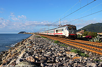 Ferrovia in riva al mare - Albenga