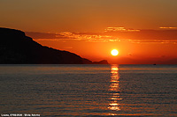 Ferrovia in riva al mare - Alba