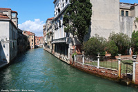 Il quotidiano nascosto - Giardino sul canale
