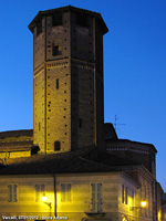 Portici e mattoni - Torre Avogadro