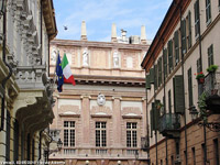 Portici e mattoni - Teatro civico