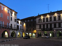 Portici e mattoni - Piazza Cavour