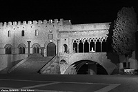 La notte in bianco e nero - Palazzo dei papi